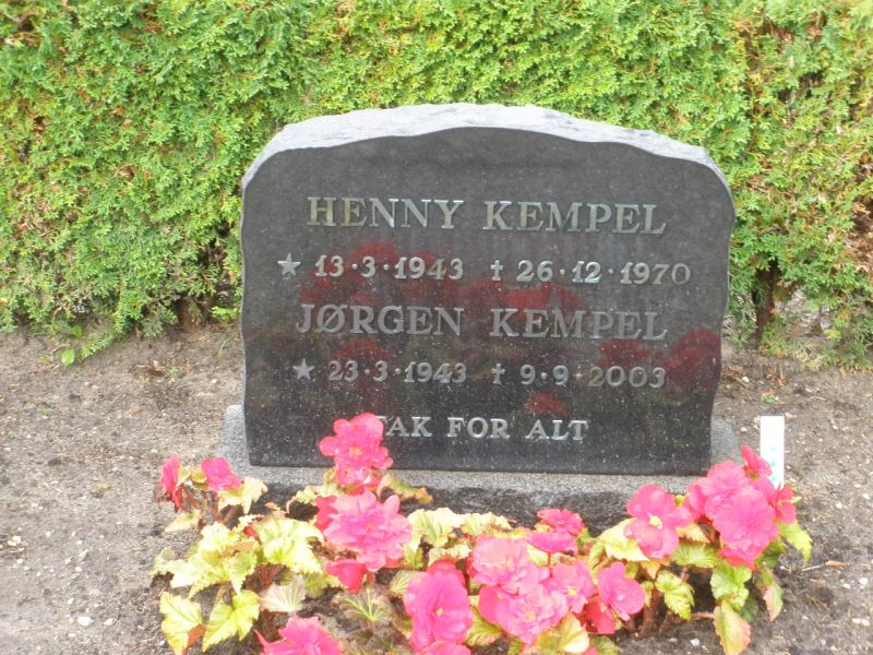 Henny Kempel  .JPG